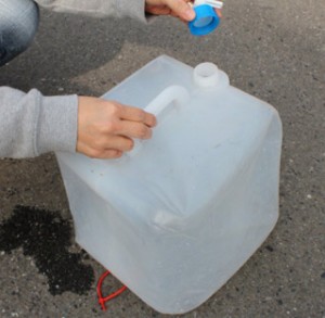 ウォータータンクは、水を抜いたら畳んで返却して下さいね。